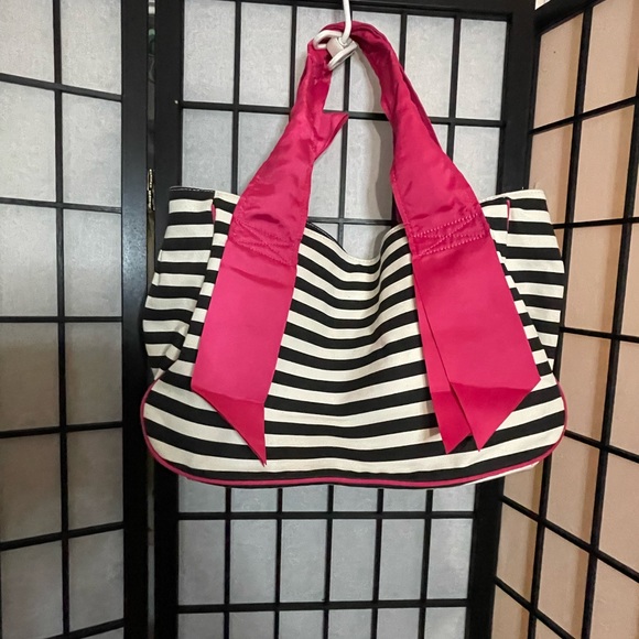 Betsey Johnson Tote - Picture 2 of 9